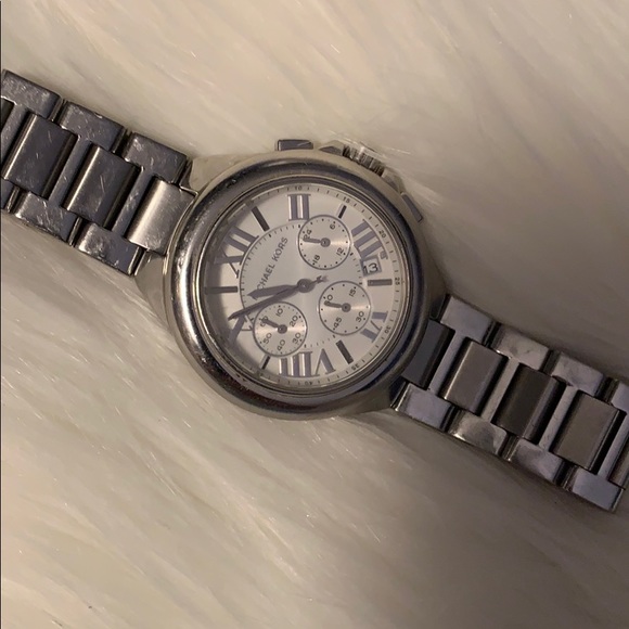 Michael Kors MK 5719 watch - Picture 3 of 6